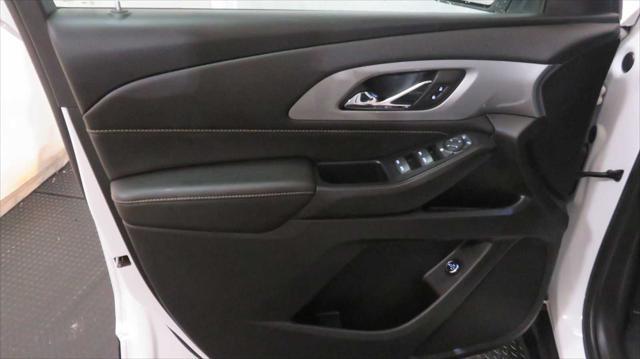 used 2022 Chevrolet Traverse car, priced at $33,970