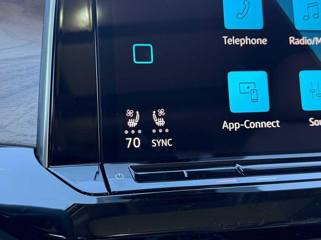 new 2026 Volkswagen Atlas car, priced at $50,870