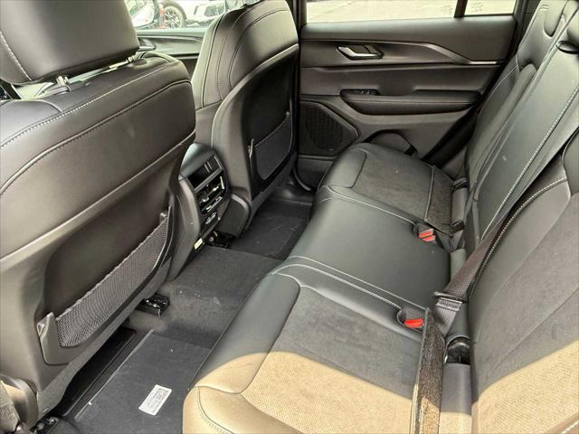 new 2025 Jeep Grand Cherokee car, priced at $45,132