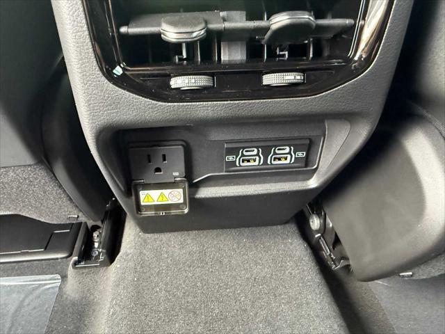 new 2025 Jeep Grand Cherokee car, priced at $45,132