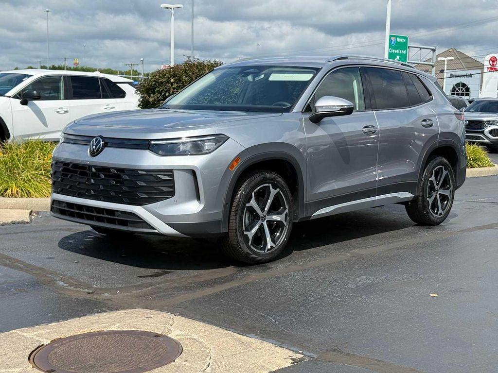 new 2025 Volkswagen Tiguan car, priced at $35,971
