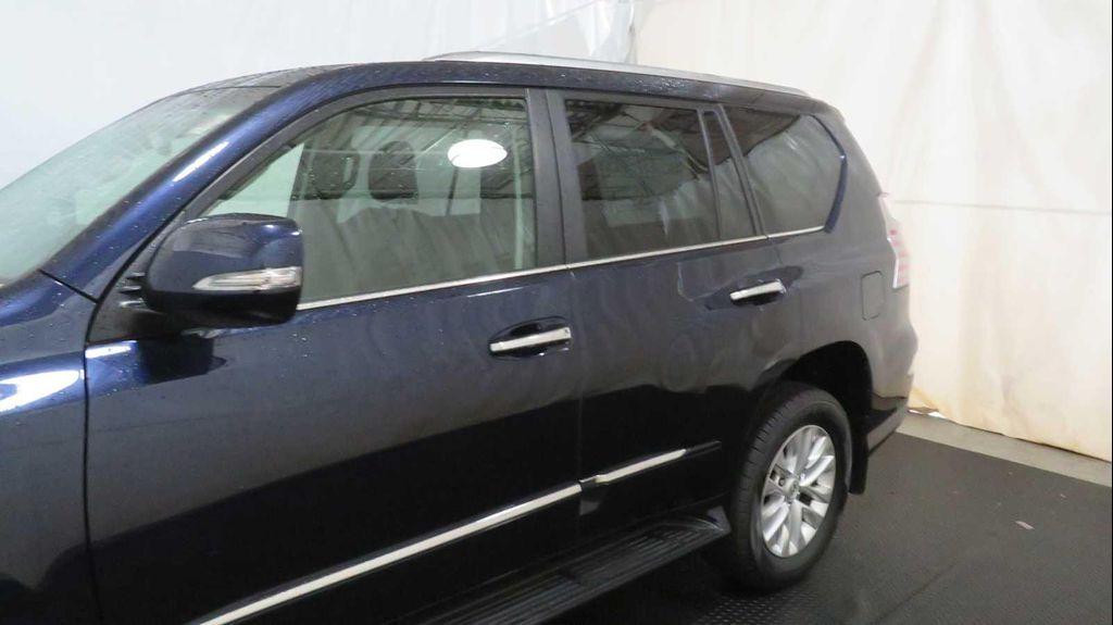 used 2019 Lexus GX 460 car, priced at $33,833