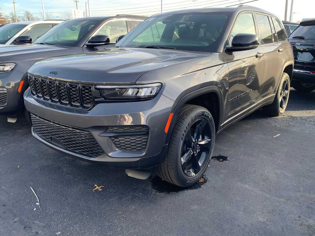 new 2025 Jeep Grand Cherokee car, priced at $44,882