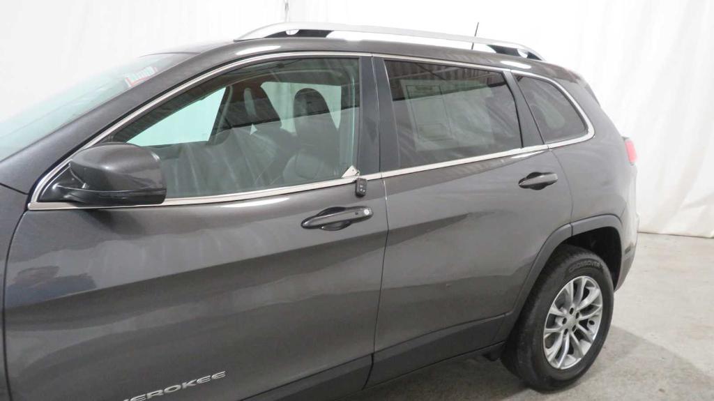 used 2019 Jeep Cherokee car, priced at $15,027