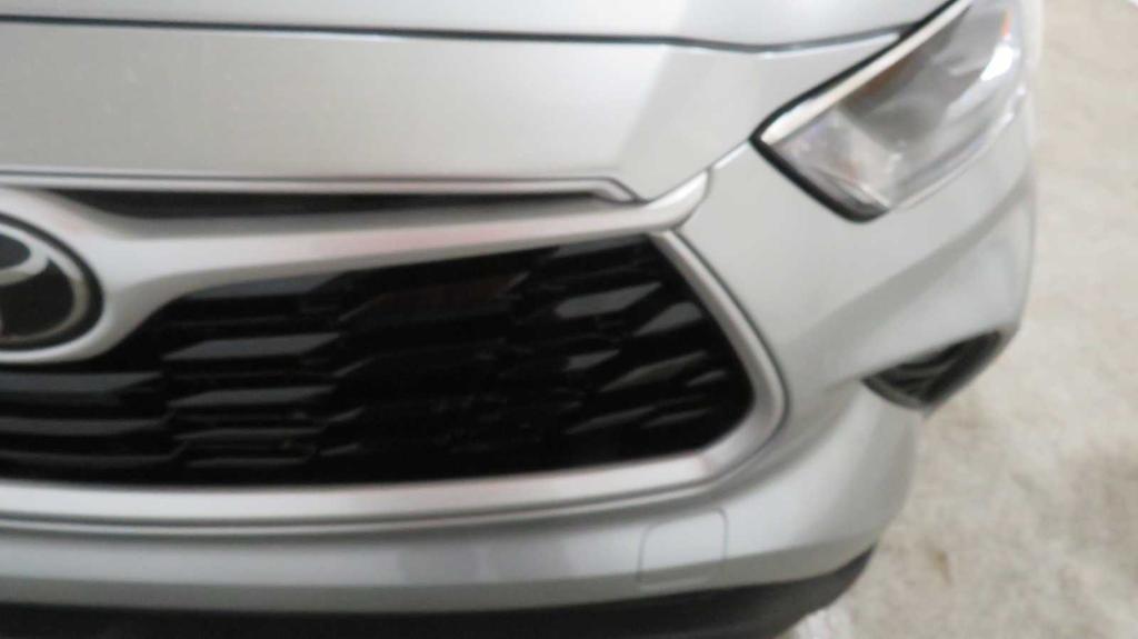 used 2022 Toyota Highlander car, priced at $40,711