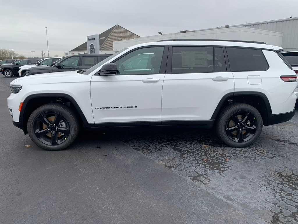 new 2025 Jeep Grand Cherokee L car, priced at $51,712