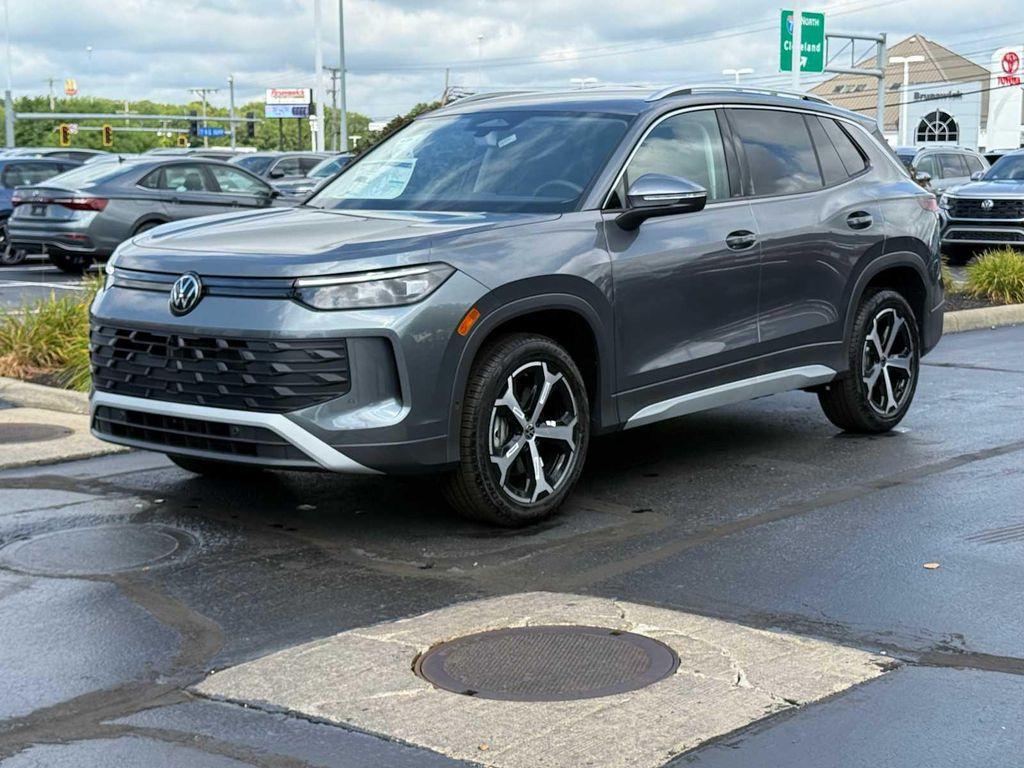 new 2025 Volkswagen Tiguan car, priced at $35,488