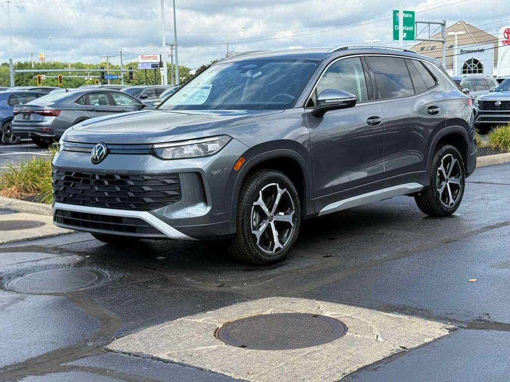 new 2025 Volkswagen Tiguan car, priced at $35,488