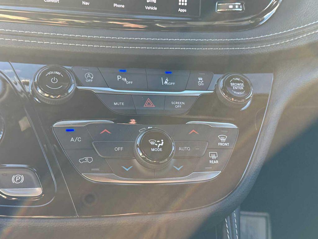 new 2026 Chrysler Pacifica car, priced at $54,626