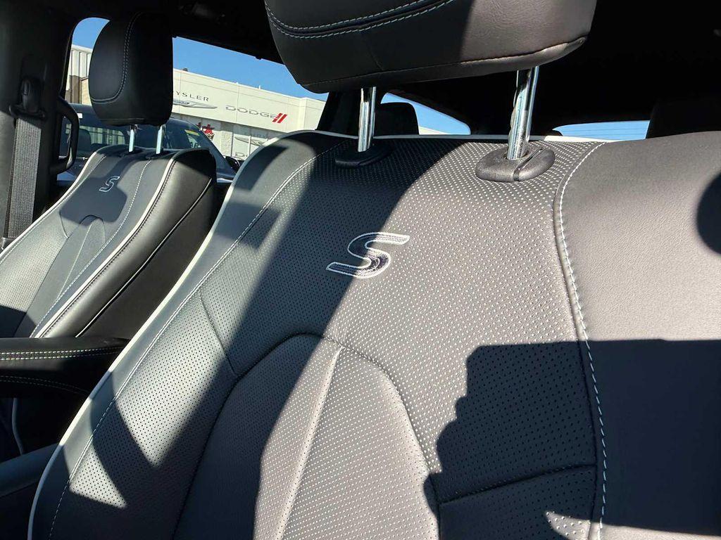 new 2026 Chrysler Pacifica car, priced at $54,626