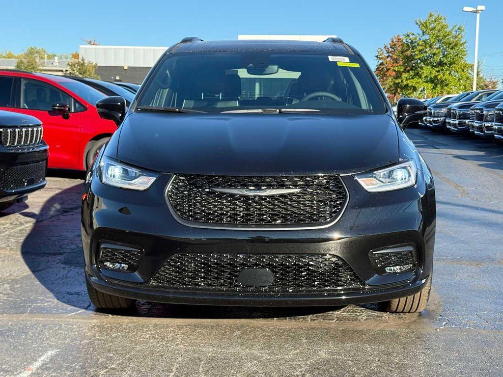 new 2026 Chrysler Pacifica car, priced at $54,626