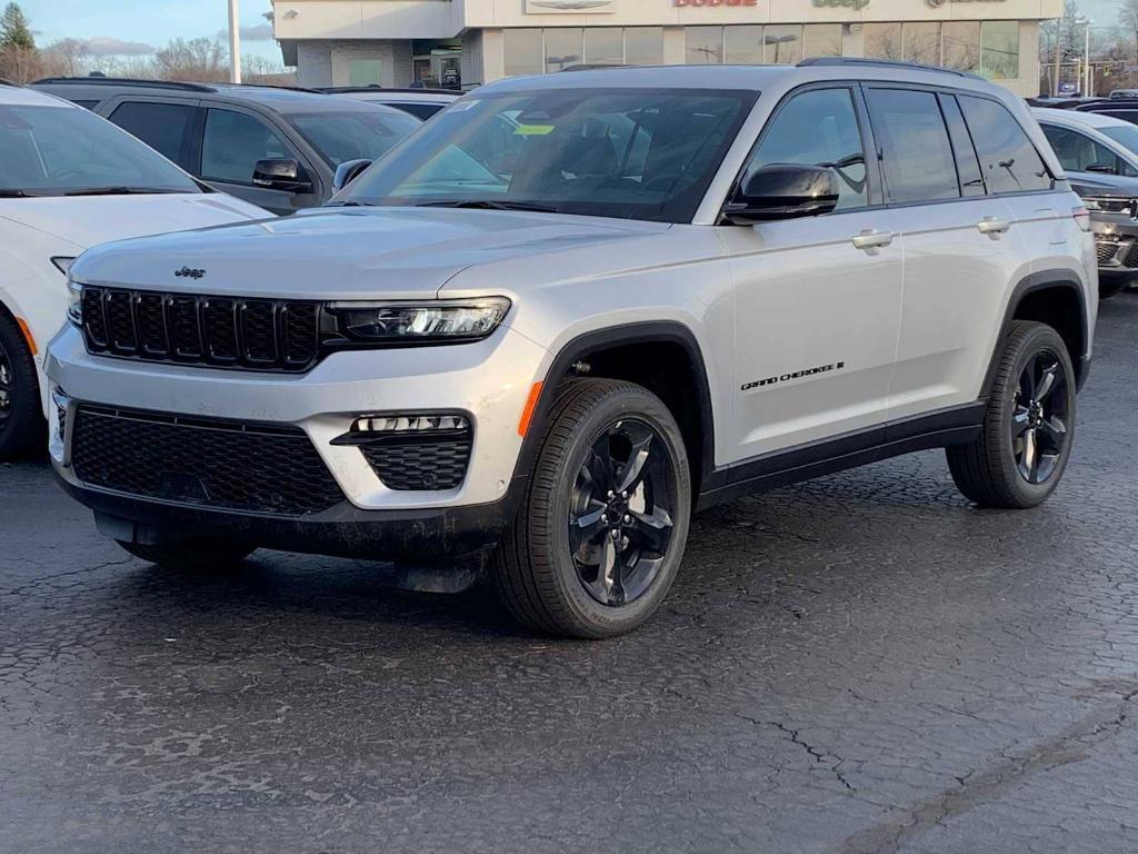 new 2025 Jeep Grand Cherokee car, priced at $53,508