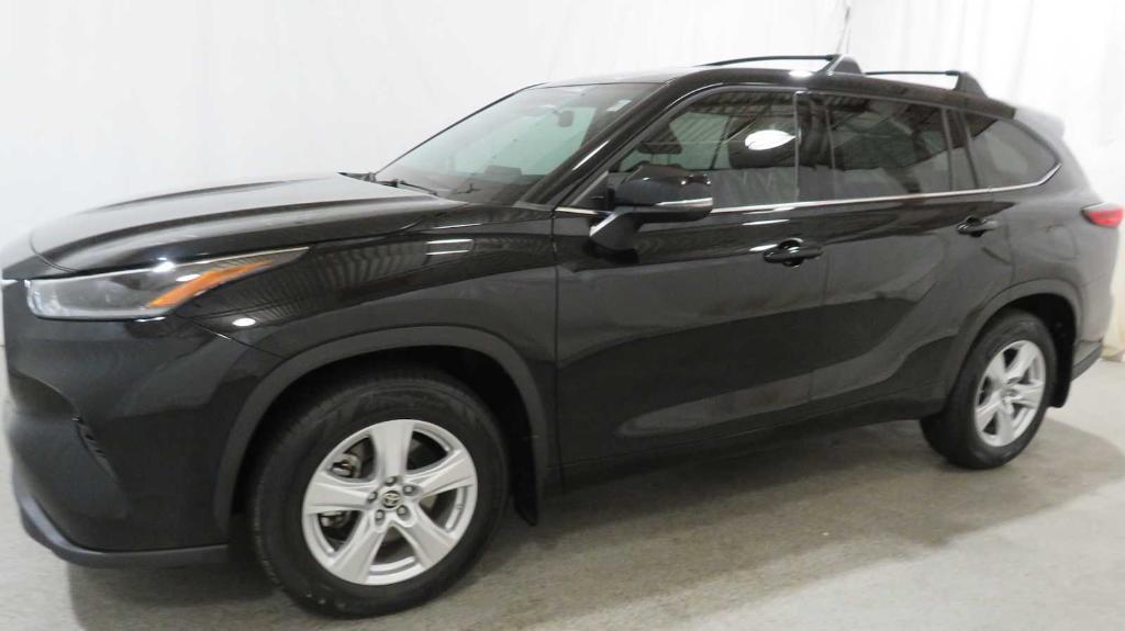 used 2021 Toyota Highlander car, priced at $32,463