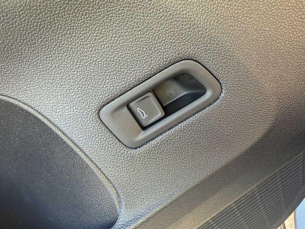 new 2026 Volkswagen Atlas Cross Sport car, priced at $47,351