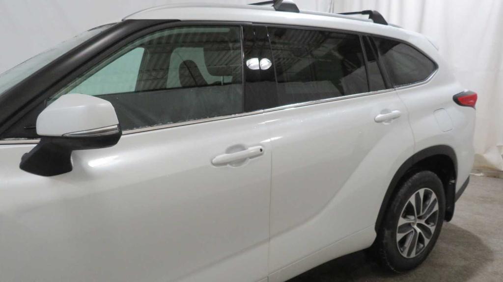 used 2022 Toyota Highlander car, priced at $38,305