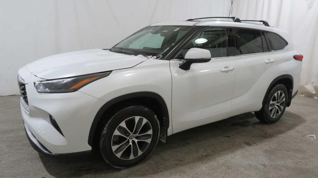 used 2022 Toyota Highlander car, priced at $38,305