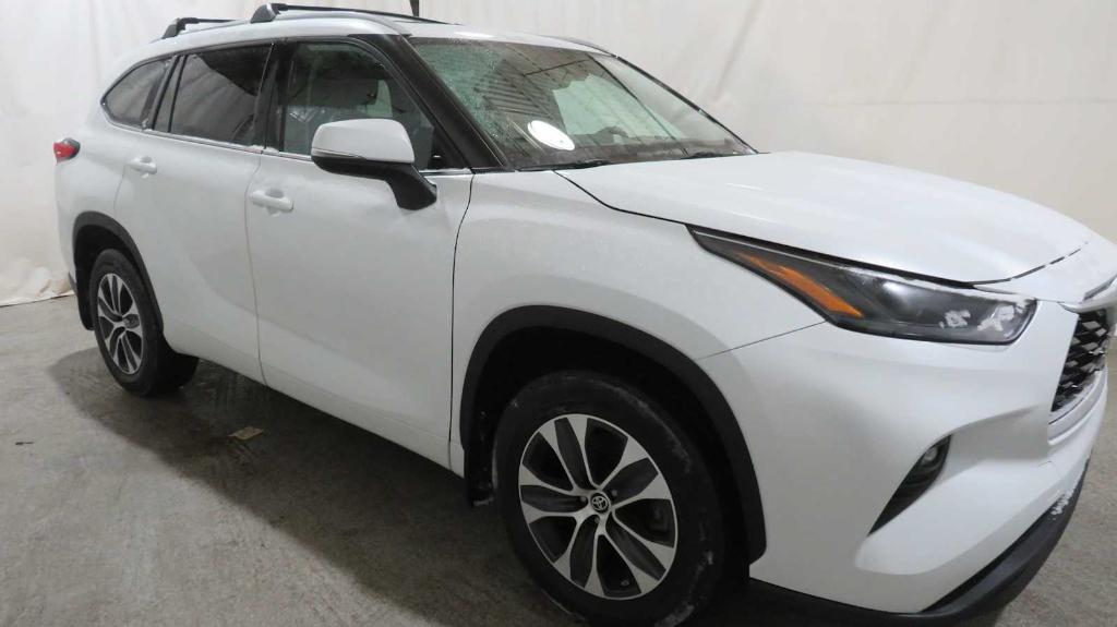 used 2022 Toyota Highlander car, priced at $38,305