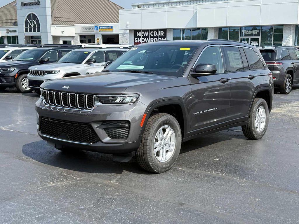 new 2025 Jeep Grand Cherokee car, priced at $38,609