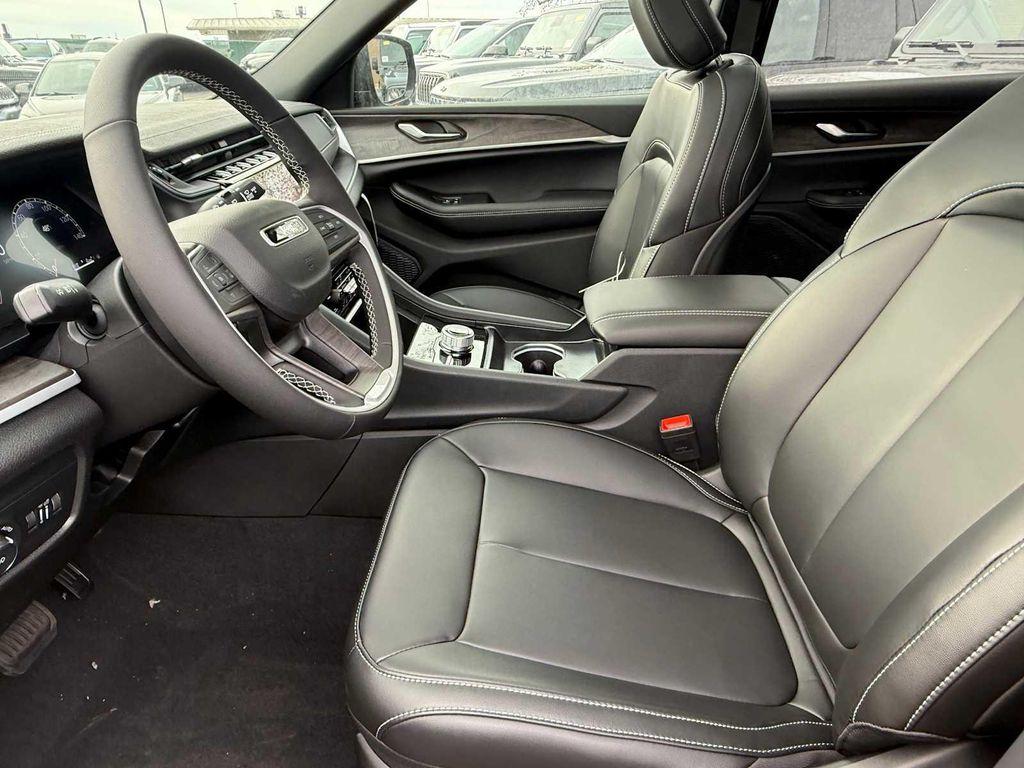 new 2025 Jeep Grand Cherokee L car, priced at $51,390
