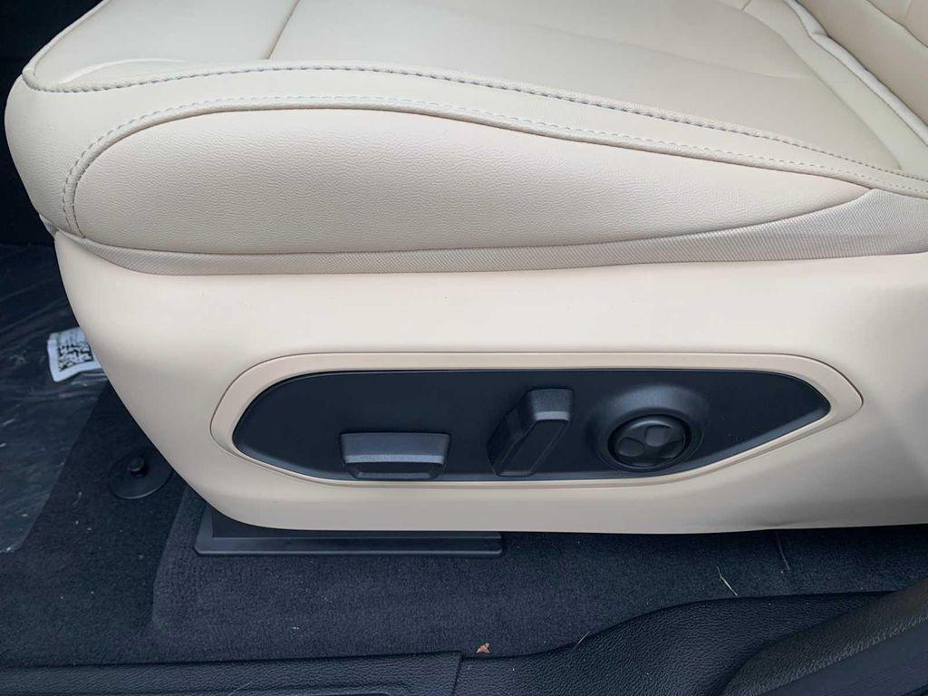 new 2025 Jeep Grand Cherokee car, priced at $40,356