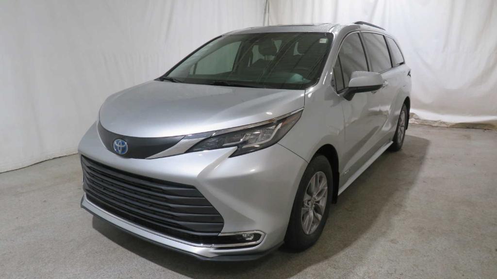 used 2021 Toyota Sienna car, priced at $40,998