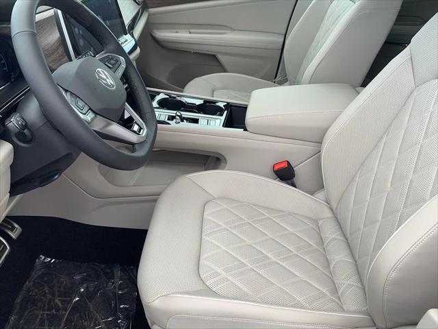 new 2025 Volkswagen Atlas car, priced at $54,421