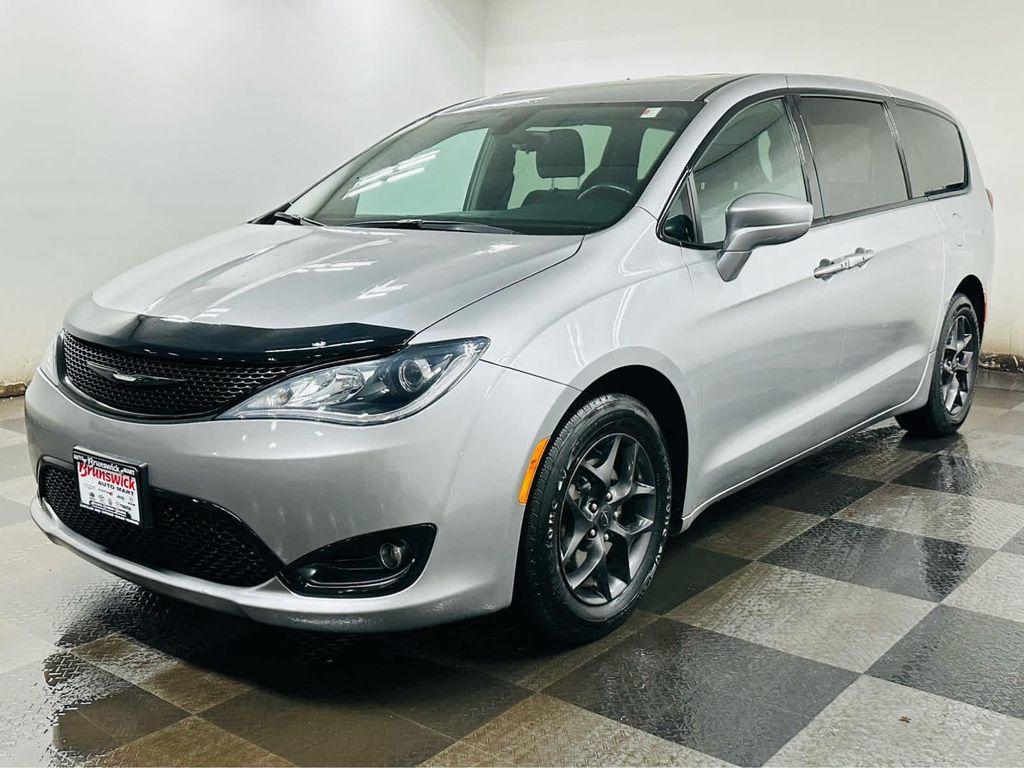 used 2018 Chrysler Pacifica car, priced at $19,885