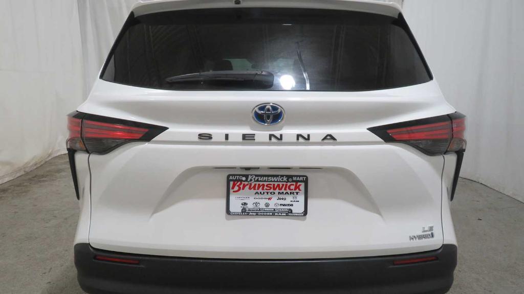 used 2021 Toyota Sienna car, priced at $36,140