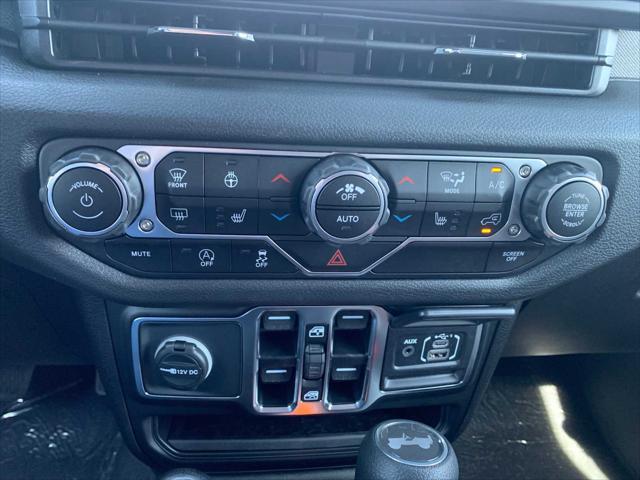 new 2025 Jeep Wrangler car, priced at $48,586
