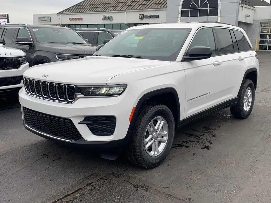 new 2025 Jeep Grand Cherokee car, priced at $40,809