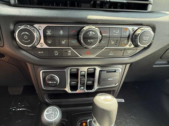 new 2025 Jeep Wrangler car, priced at $50,870