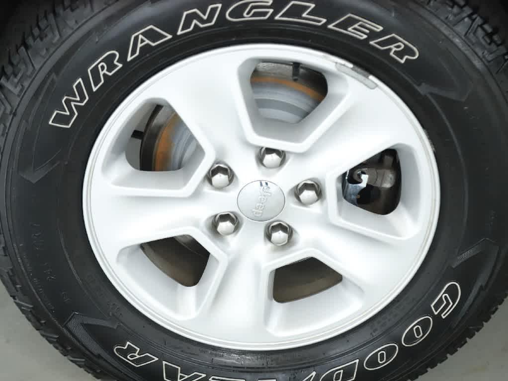 used 2016 Jeep Grand Cherokee car, priced at $14,467