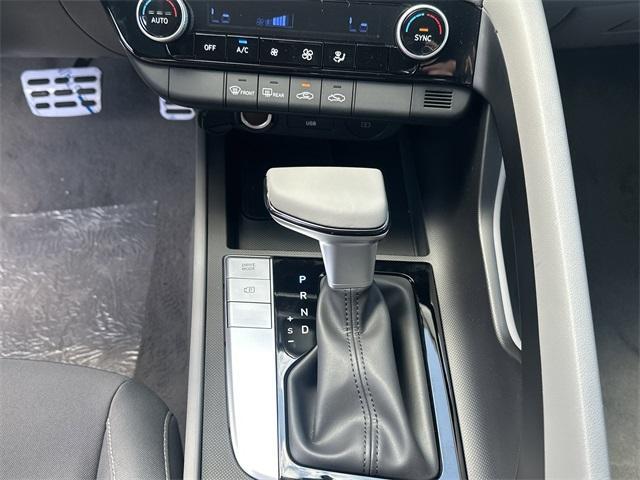 new 2025 Hyundai Elantra car, priced at $25,035