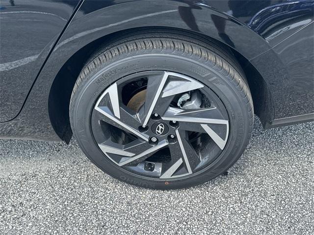 new 2025 Hyundai Elantra car, priced at $25,035