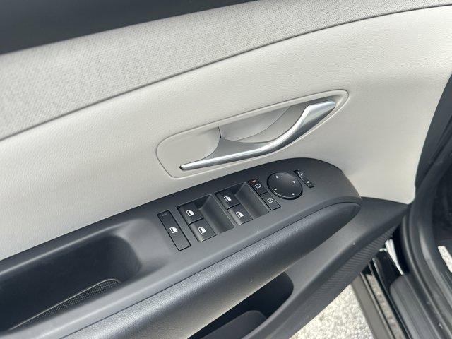 new 2025 Hyundai TUCSON Hybrid car, priced at $37,165