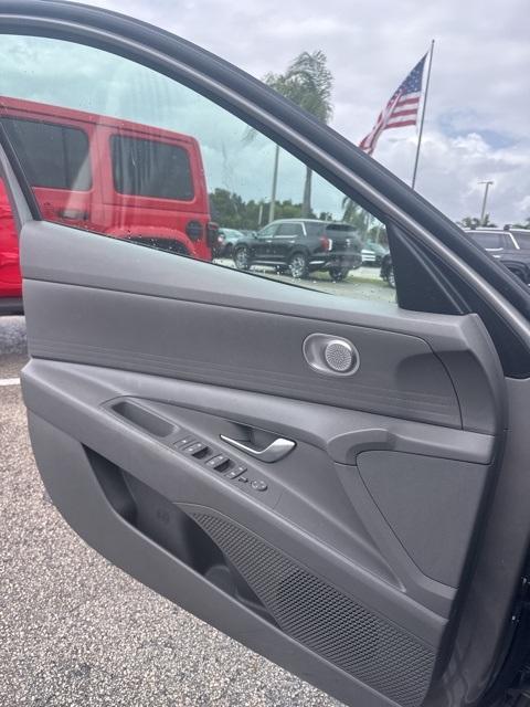 used 2022 Hyundai Elantra car, priced at $17,995