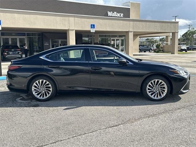 used 2019 Lexus ES 350 car, priced at $27,554