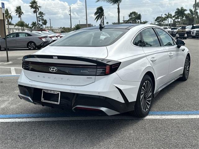 new 2025 Hyundai Sonata Hybrid car, priced at $39,645