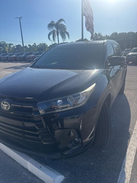 used 2019 Toyota Highlander car, priced at $26,995