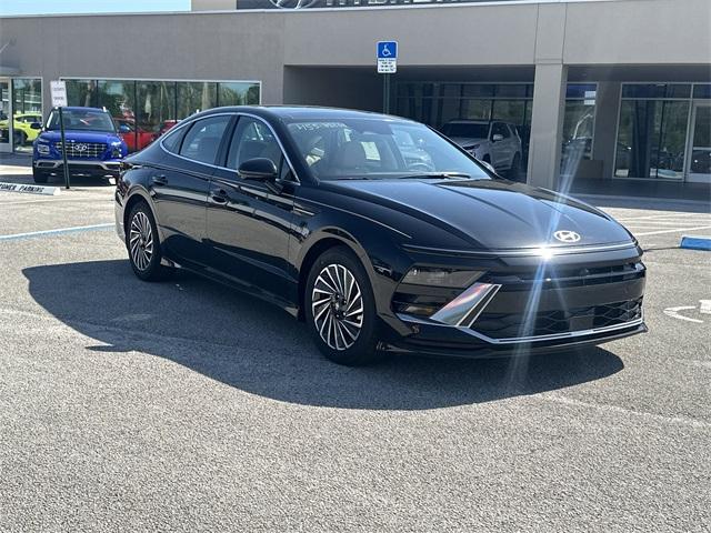 new 2025 Hyundai Sonata Hybrid car, priced at $38,286
