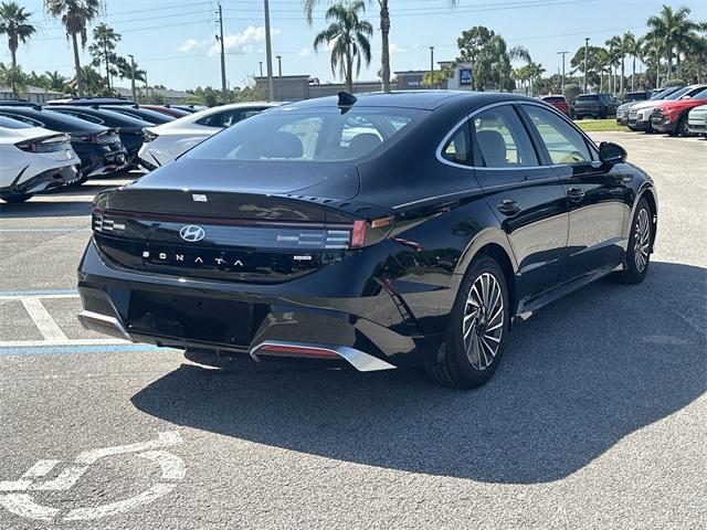 new 2025 Hyundai Sonata Hybrid car, priced at $38,286