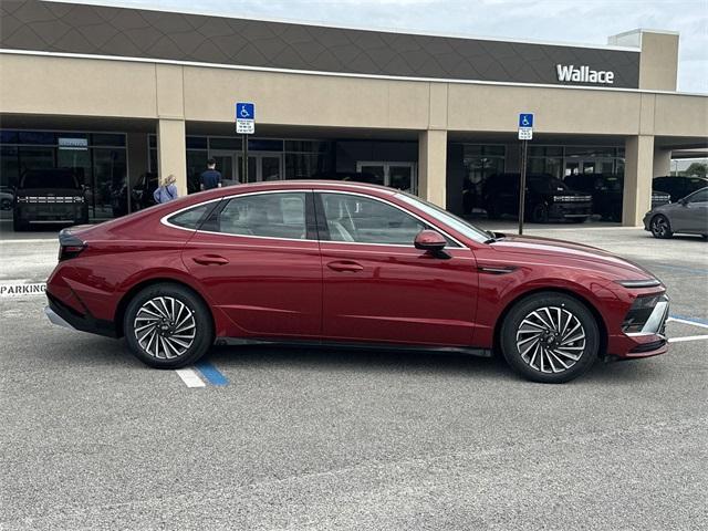 new 2025 Hyundai Sonata Hybrid car, priced at $33,415