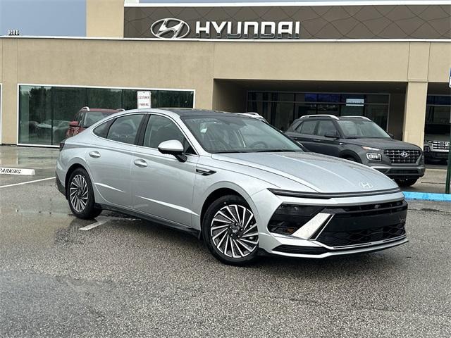 new 2025 Hyundai Sonata Hybrid car, priced at $38,285
