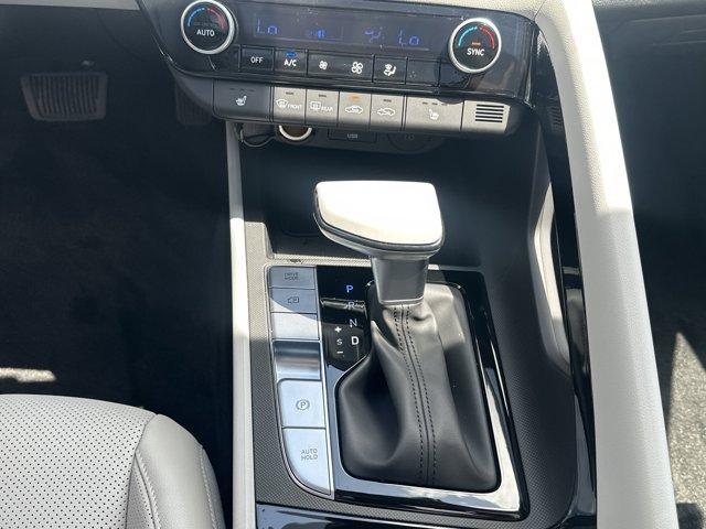 new 2025 Hyundai Elantra car, priced at $27,594