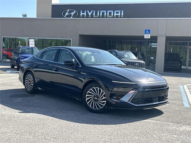 new 2025 Hyundai Sonata Hybrid car, priced at $32,955