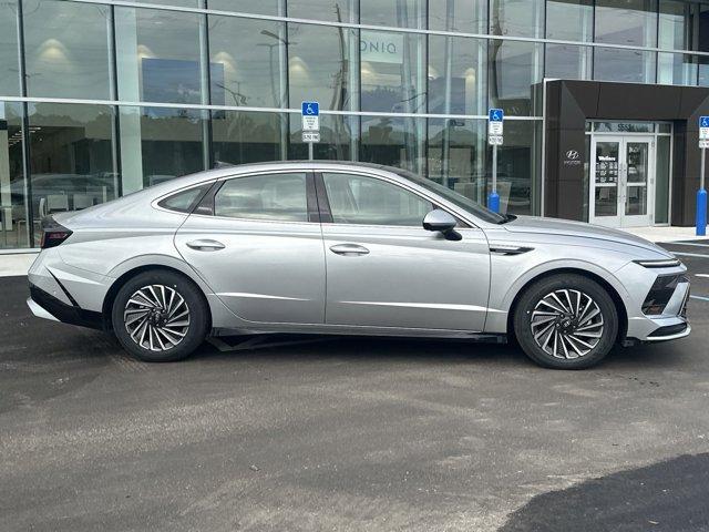 new 2025 Hyundai Sonata Hybrid car, priced at $39,105