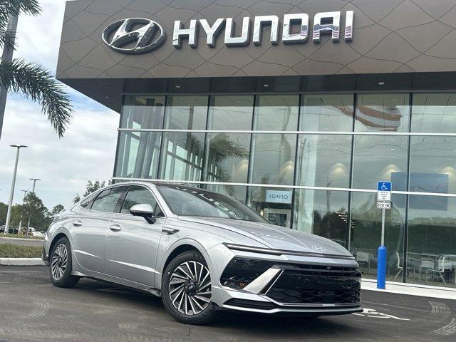 new 2025 Hyundai Sonata Hybrid car, priced at $39,105