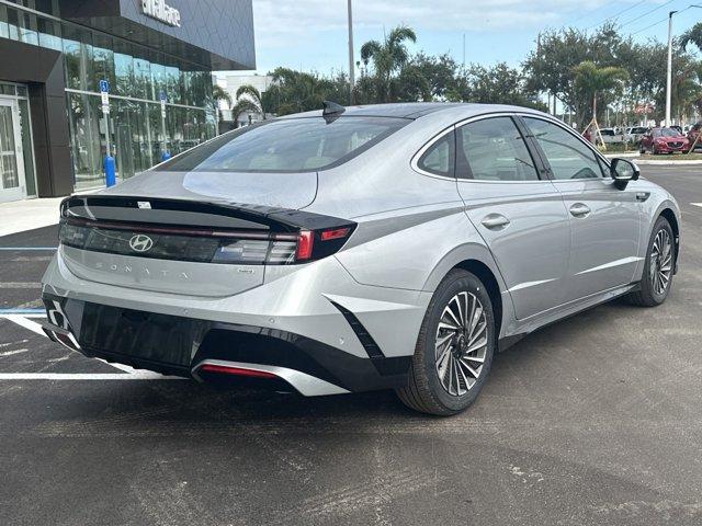 new 2025 Hyundai Sonata Hybrid car, priced at $39,105