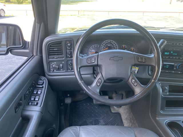 used 2003 Chevrolet Avalanche car, priced at $15,995