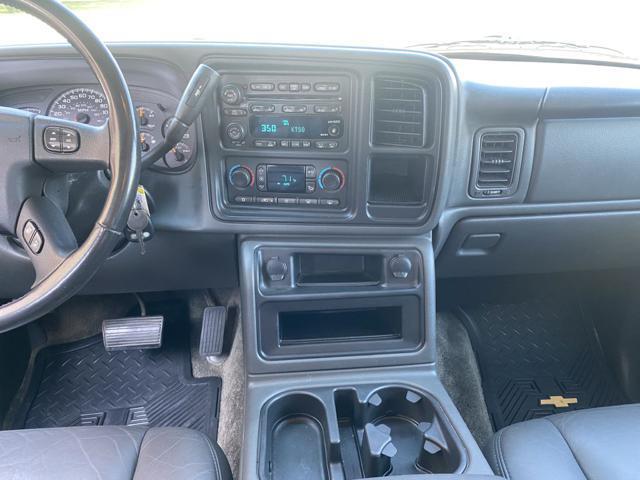 used 2003 Chevrolet Avalanche car, priced at $15,995